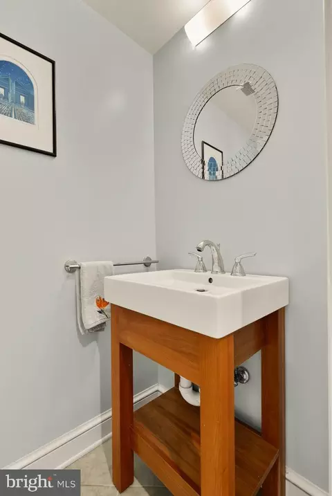 Bath - 2108 Ross Rd, Silver Spring, MD 20910 photo 1 of 7