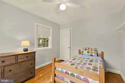 Bedroom - 2108 Ross Rd, Silver Spring, MD 20910 photo 6 of 7