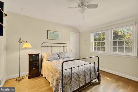 Bedroom - 2108 Ross Rd, Silver Spring, MD 20910 photo 4 of 7
