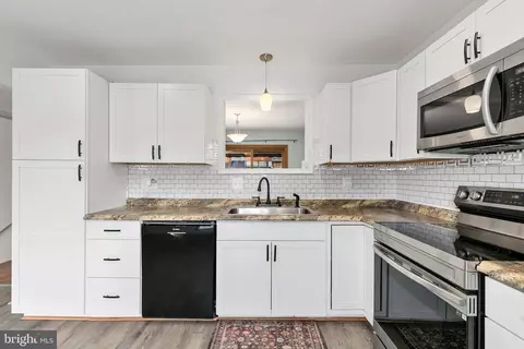 9507 Fern Hollow Way, Montgomery Village, MD 20886