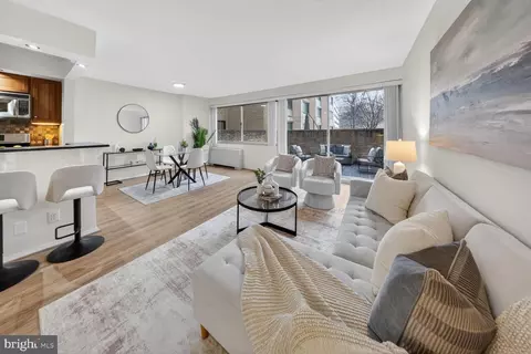 5500 Friendship Blvd #827N, Chevy Chase, MD 20815