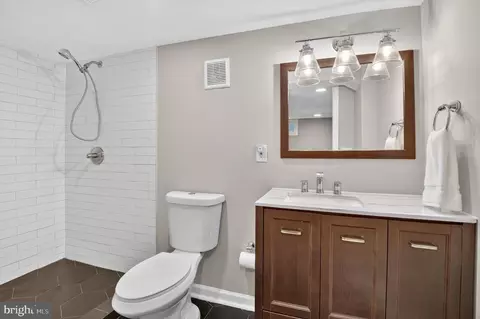 Bath - 202 Baden St, Silver Spring, MD 20901 photo 4 of 4