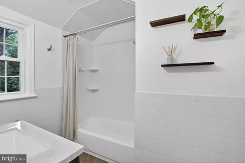 Bath - 202 Baden St, Silver Spring, MD 20901 photo 3 of 4