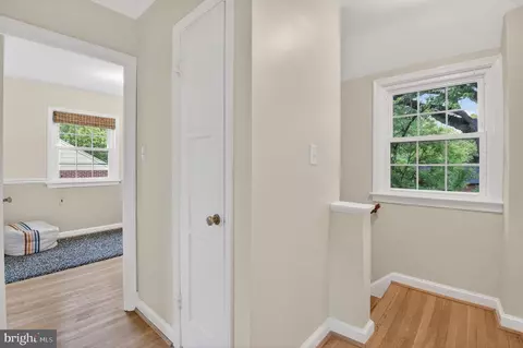 Entry Way - 202 Baden St, Silver Spring, MD 20901 photo 4 of 8