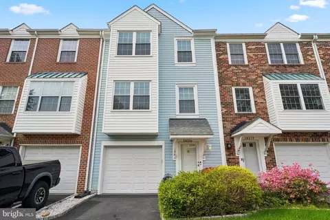18219 Fox Chase Cir, Olney, MD 20832