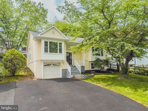 5 Tripoley Ct, Gaithersburg, MD 20878