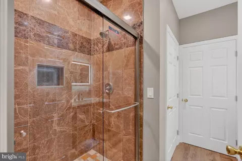 Bath - 15923 Mount Everest Ln, Silver Spring, MD 20906 photo 3 of 3