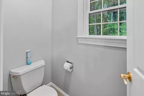 Entry Way - 15923 Mount Everest Ln, Silver Spring, MD 20906 photo 6 of 9