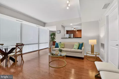Living - 930 Wayne Ave #405, Silver Spring, MD 20910 photo 2 of 3
