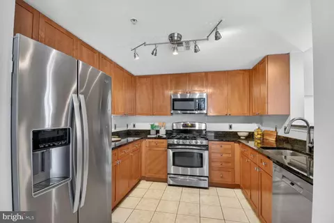 Kitchen - 930 Wayne Ave #405, Silver Spring, MD 20910 photo 1 of 2