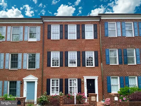 536 Tschiffely Square Rd, Gaithersburg, MD 20878