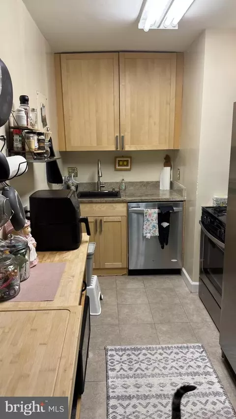 Kitchen - 500 Thayer Ave #303, Silver Spring, MD 20910 photo 3 of 3
