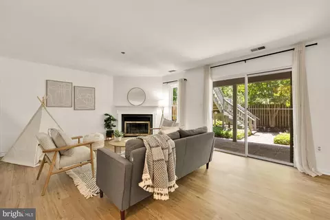 Living - 8926 2nd Ave, Silver Spring, MD 20910 photo 4 of 4