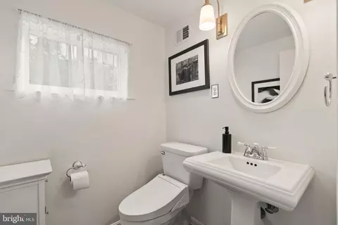 Bath - 11112 Nicholas Dr, Silver Spring, MD 20902 photo 4 of 4
