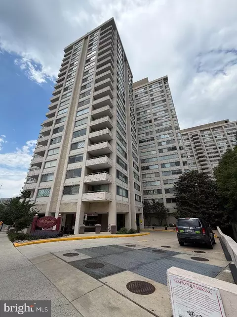 4515 Willard Ave #2415S, Chevy Chase, MD 20815
