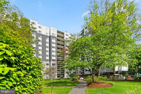7333 New Hampshire Ave #1106, Takoma Park, MD 20912