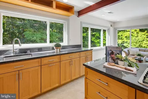 Kitchen - 17004 Woodale Dr, Ashton, MD 20861 photo 10 of 12