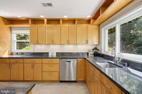 Kitchen - 17004 Woodale Dr, Ashton, MD 20861 photo 9 of 12