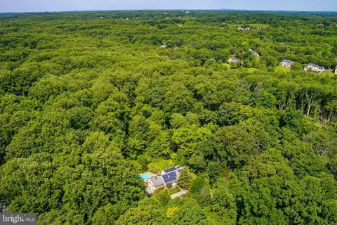 View/Area - 17004 Woodale Dr, Ashton, MD 20861 photo 1 of 2