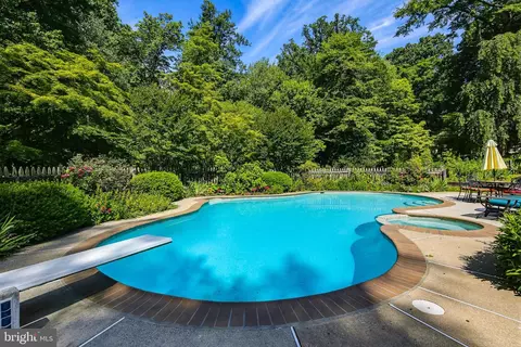 Exterior - 17004 Woodale Dr, Ashton, MD 20861 photo 4 of 22