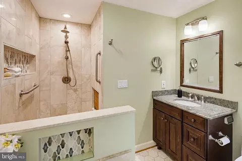 Bath - 17004 Woodale Dr, Ashton, MD 20861 photo 3 of 8