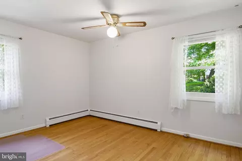 Bedroom - 17004 Woodale Dr, Ashton, MD 20861 photo 4 of 11