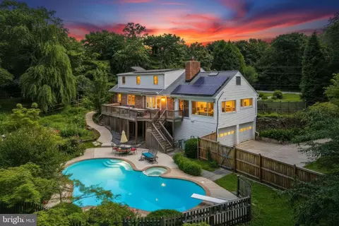 17004 Woodale Dr, Ashton, MD 20861