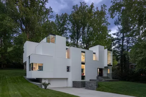 7405 Helmsdale Rd, Bethesda, MD 20817