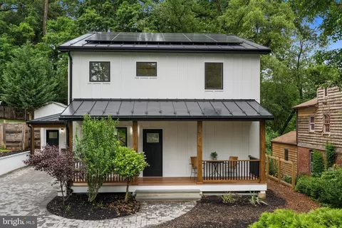 906 Wade Ave, Rockville, MD 20851