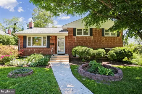 10701 Brunswick Ave, Kensington, MD 20895