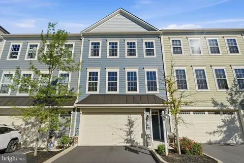 121 Travilah Crest Ter, Rockville, MD 20850