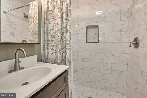 Bath - 1007 Venice Dr, Silver Spring, MD 20904 photo 2 of 4
