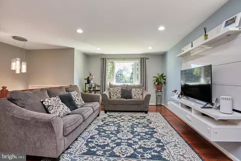 Living - 1007 Venice Dr, Silver Spring, MD 20904 photo 1 of 2