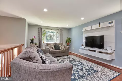 Living - 1007 Venice Dr, Silver Spring, MD 20904 photo 2 of 2