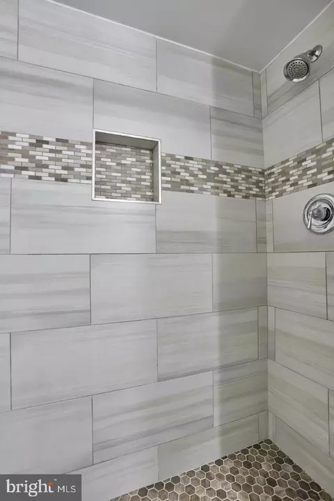 Bath - 1007 Venice Dr, Silver Spring, MD 20904 photo 4 of 4