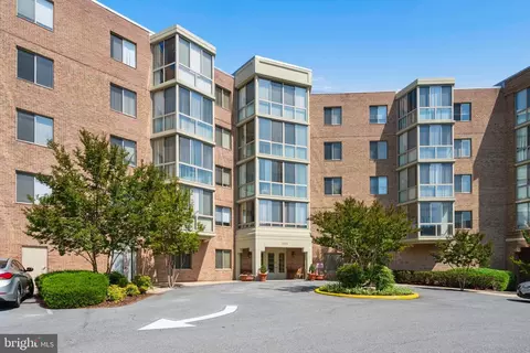 2904 N Leisure World Blvd #308, Silver Spring, MD 20906