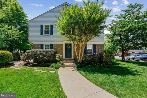17713 Lochness Cir #7, Olney, MD 20832