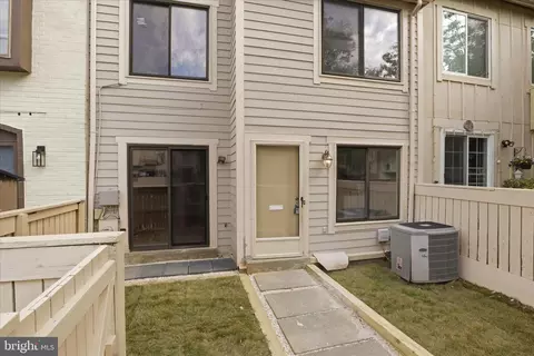 10107 Ridgeline Dr, Montgomery Village, MD 20886
