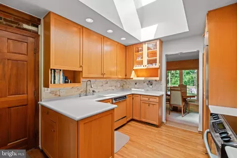 Kitchen - 12520 Davan Dr, Silver Spring, MD 20904 photo 3 of 5