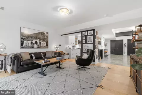 2701 Hume Dr #400, Silver Spring, MD 20910