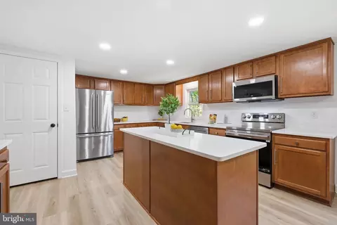 Kitchen - 19213 Wootton Ave, Poolesville, MD 20837 photo 2 of 2