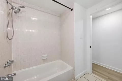 Bath - 19213 Wootton Ave, Poolesville, MD 20837 photo 6 of 7