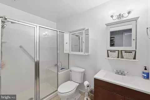 Bath - 19608 Gott St, Poolesville, MD 20837 photo 1 of 3