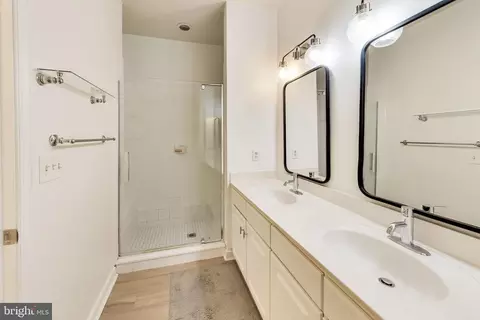 Bath - 8045 Newell St #118, Silver Spring, MD 20910 photo 1 of 2