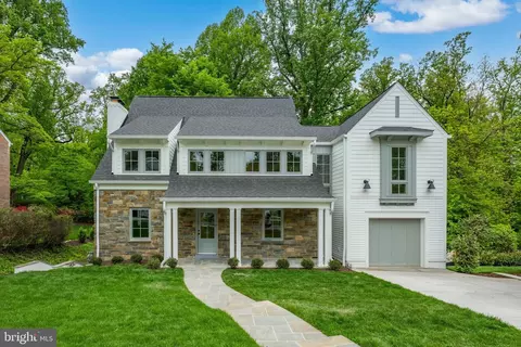 9622 Parkwood Dr, Bethesda, MD 20814