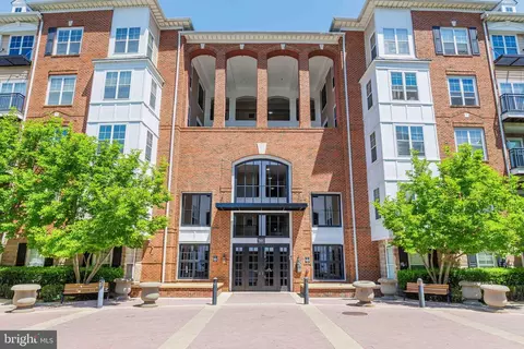 501 Hungerford Dr #P82, Rockville, MD 20850