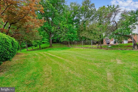 Exterior - 11518 Charlton Dr, Silver Spring, MD 20902 photo 4 of 6