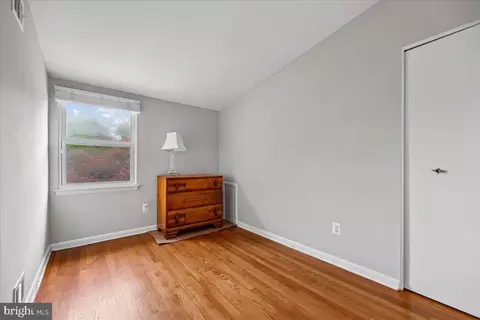 Bedroom - 11518 Charlton Dr, Silver Spring, MD 20902 photo 7 of 7