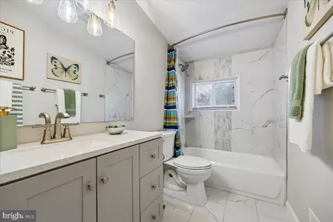 Bath - 11518 Charlton Dr, Silver Spring, MD 20902 photo 4 of 5