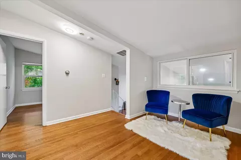 Entry Way - 11518 Charlton Dr, Silver Spring, MD 20902 photo 6 of 7